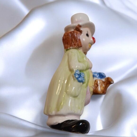 Vintage 1984 Enesco Sad Clown Figurine – 3” Tall, Carrying Blue Flowers - Picture 4 of 7